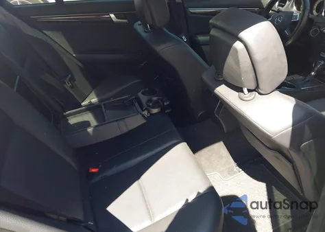 2012 Mercedes-Benz C 300 Luxury 4Matic из США, поврежденный, VIN WDDGF8BB5CA610068